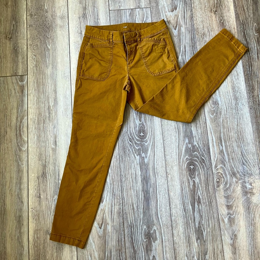 Old Navy Straight Leg Ankle Length Khaki Pants